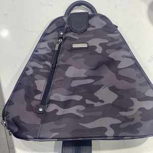 🤍🖤🆕Baggallini MM Metro Backpack, Dark Gray Camo